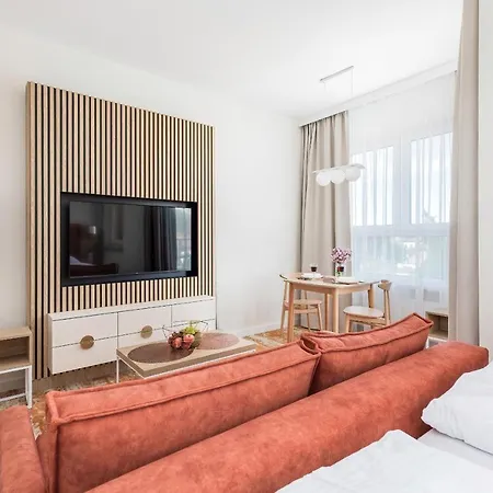 Rent Like - Bel Mare F527 *